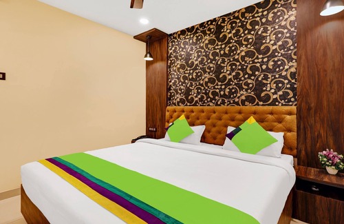 Paltan Bazaar Hotel | Treebo Spring Brook