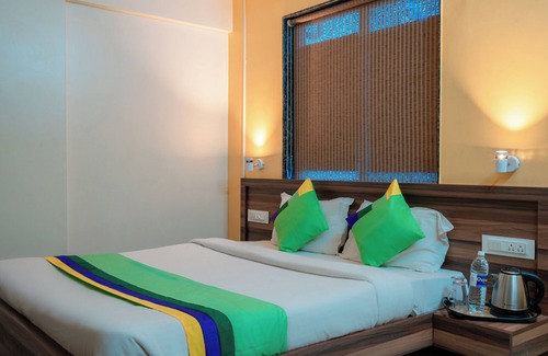 Pune Hotel | Treebo Trend The White Castle