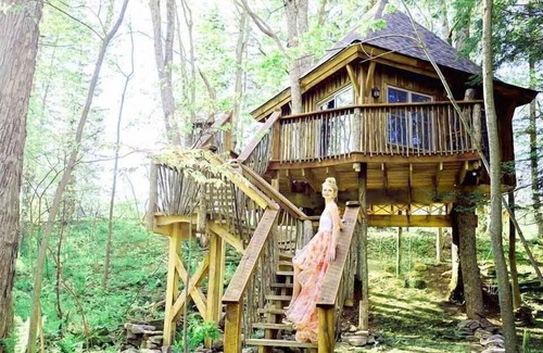 Farmington Cabin | Treehouse at Fernstone | 1BR,1BA, Hot Tub, Secluded