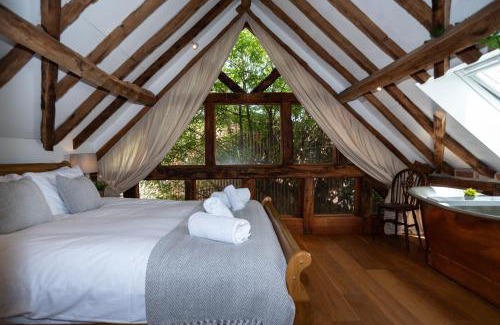 Woolhope House | Treehouse Cottage Spa Retreat