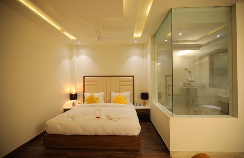 Amritsar Hotel | TreeHouse London Street Amritsar