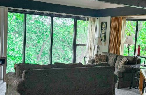 Rocky Mount House | Treehouse Treetop Village58-3bed3bapools-8pp
