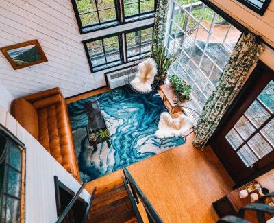 Chattanooga Ski Chalet | Treetop Hideaways: Wood Lily Treehouse in Chattanooga