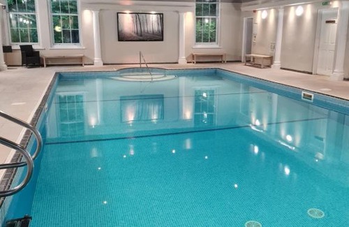 Par Resort | Trenython Manor Resort
