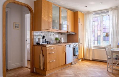 Innerstaden Apartment | Trerummare med havsutsikt i Visby innerstad