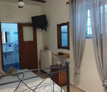 Kithira House | Trifyllianika Calm View