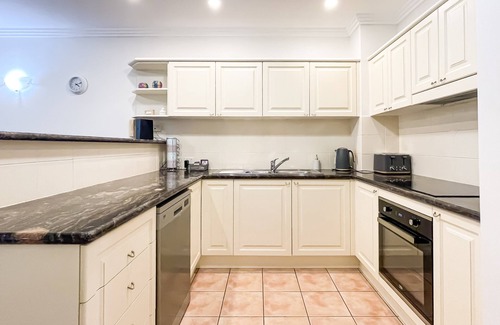 White Rock Apartment | Trinity Links Resort