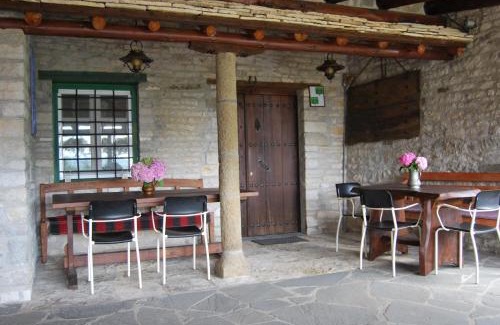 Zagorohoria House | Tritoxo Guesthouse