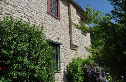 Zagorohoria House | Tritoxo Guesthouse