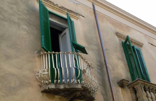 Tropea Apartment | Tropea, air-conditioned apartment in 1600s noble palace
