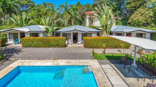 Uvita House | Tropical 3 Cozy Cabins With Pool In Central Uvita