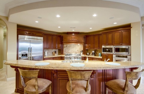 Muirlands House | Tropical 5BR La Jolla Retreat by NamaStay