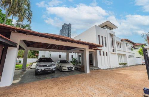 Malaysian Police Training Centre Villa | Tropical Bliss Luxe 5BR 30Pax Private Pool Villa KL by Verano