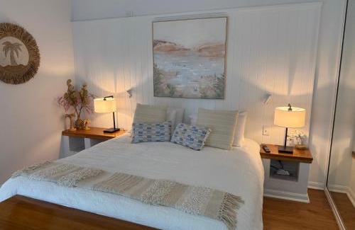 Palm Cove Apartment | Tropical Escapes Palm Cove - Absolute Ocean Front Apartment