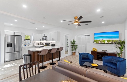 Central Oakland Park House | Tropical Getaway w Huge Yard! BNR Vacation Rentals