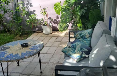 Central Oakland Park Apartment | Tropical Hideaway!