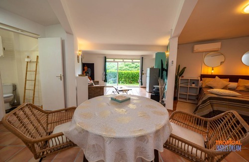 Case-Pilote Apartment | Tropical Indies Dream Soothing getaway - Cosy living room - 55 m² studio suite