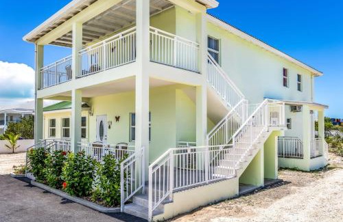 Ocean Point House | Tropical Jungle Oasis with Lagoon Views, Good WiFi