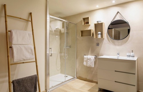 Ensanche Diputacion Apartment | TROPICAL LOFT ALICANTE (Near the Real Club de Regatas)