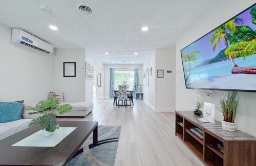 Fort Lauderdale House | Tropical Villa Pool, Garden, Near Las Olas