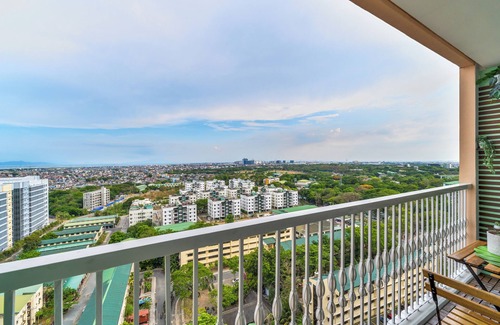 Bonifacio Global City Condo | Tropicalia Family Suite