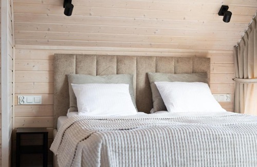 Bobolin Cabin | Tropicana Gold