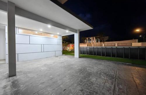 Bandar Penawar House | TropINN Villa- CornerHouse BIGPool BBQ KTV Billard