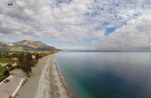 Leonidio House | Troumpas Family Rooms & Apartments