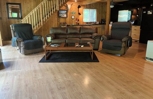 De Soto House | Trout Fishing Country Chalet on 1/2 Mile of Class 1 Trout Steam
