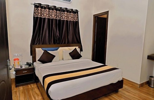 Mayapur Hotel | TRPOTELS Sudarsan