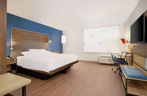 Audubon Hotel | Tru by Hilton Audubon Valley Forge