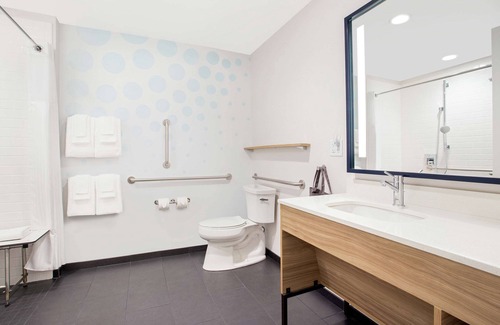 Audubon Hotel | Tru by Hilton Audubon Valley Forge