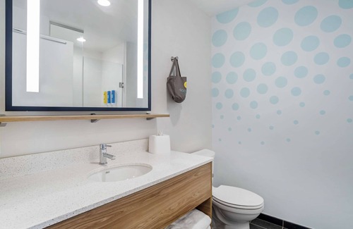 Gastonia Hotel | Tru by Hilton Gastonia