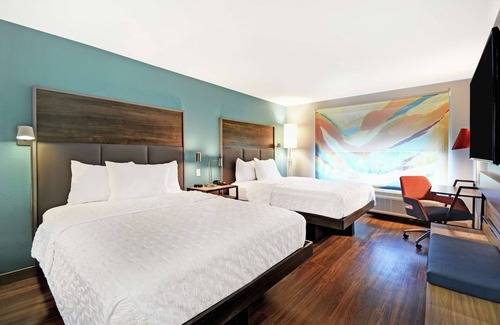 East Paris Hotel | Tru by Hilton Grand Rapids Airport