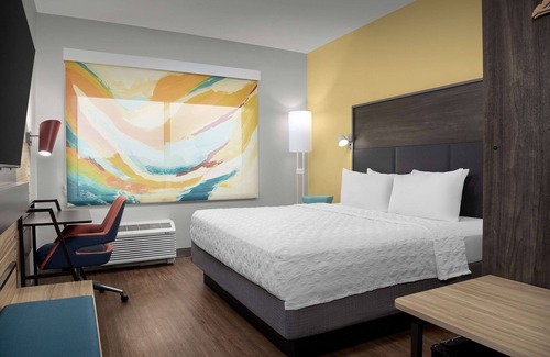 Northside Hotel | Tru by Hilton Jacksonville Airport I-95