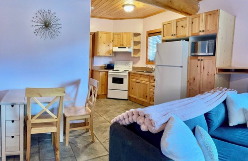 Okanagan-Similkameen Condo | True ski in/out with private hot tub and valley views