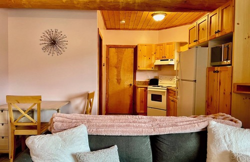 Okanagan-Similkameen Condo | True ski in/out with private hot tub and valley views