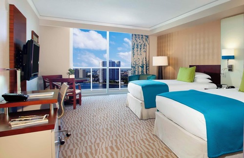 Sunny Isles Beach Hotel | Trump International Beach Resort