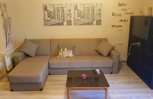 Markopoulon Apartment | Ts1-george s Apartments by the Airport