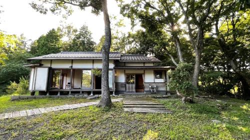 Kokonoe House | Tsuki no An -Cottage Moon- 月の庵- 大自然と木に囲まれた一軒家