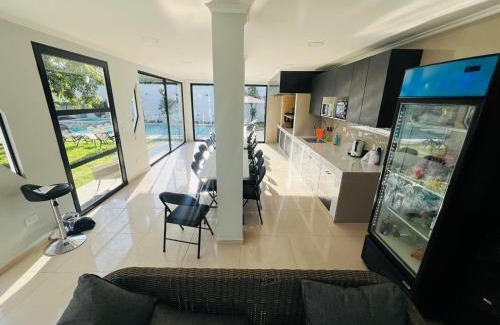 Melocoton Villa | Tu Paraíso Jim