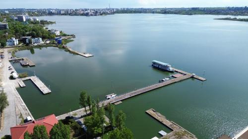 Constanta Apartment | TUDORS Lake View Apartment