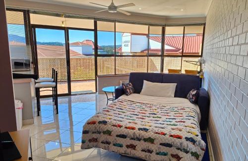 Greenway Apartment | Tuggeranong Short Stay #08C - Sleeps 6