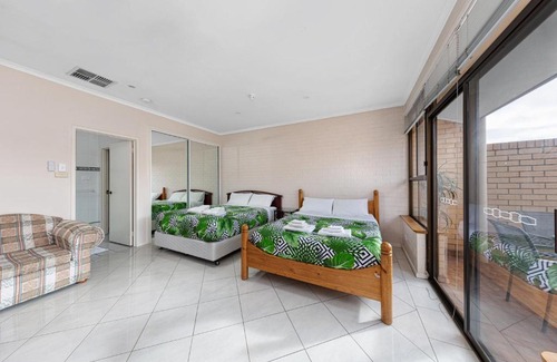 Greenway Apartment | Tuggeranong Short Stay #10 - Sleeps 6