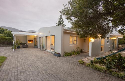 Fernkloof House | Tuis en Tevrede - 2 Bedroom Flat