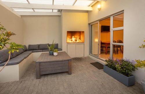 Fernkloof House | Tuis en Tevrede - 2 Bedroom Flat