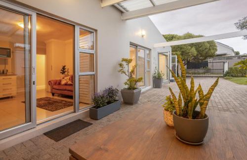 Fernkloof House | Tuis en Tevrede - 2 Bedroom Flat
