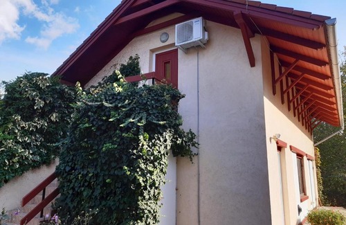 Lajoskomarom Apartment | Tuja Vendégház