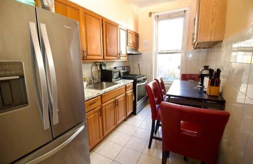 Bedford-Stuyvesant Apartment | Tuk Ahoy - Sapphire Suite 1B with Shared Spaces