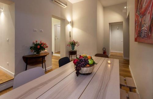 Roman Ghetto House | Tula Inn